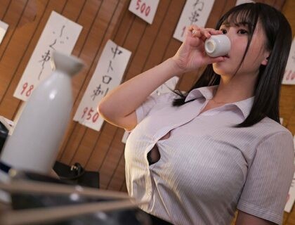 Anh nhân viên chuốc say nàng sếp nữ vú to địt trong khách sạn Anh nhân viên chuốc say nàng sếp nữ vú to địt trong khách sạn