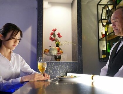 Anh quản lý bar tâm lý và một đêm tuyệt vời cùng cô vợ trẻ đang chán chồng Anh quản lý bar tâm lý và một đêm tuyệt vời cùng cô vợ trẻ đang chán chồng