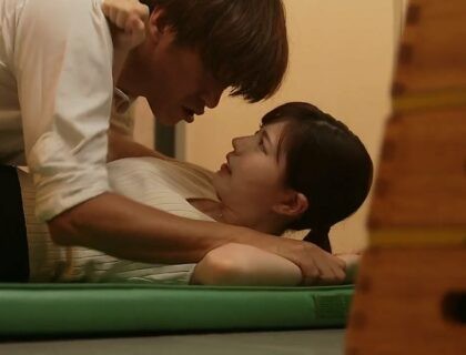 Cậu học sinh cá biệt và cô giáo chủ nhiệm xinh đẹp mới đến Cậu học sinh cá biệt và cô giáo chủ nhiệm xinh đẹp mới đến