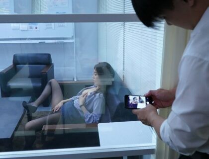 Cậu nhân viên chăm chỉ tống tình sếp nữ khi thấy cô nàng đang thủ dâm Cậu nhân viên chăm chỉ tống tình sếp nữ khi thấy cô nàng đang thủ dâm