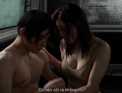 Cậu nhân viên số hưởng kẹt xe cùng nàng sếp nữ khó tính trong cơn mưa bão Cậu nhân viên số hưởng kẹt xe cùng nàng sếp nữ khó tính trong cơn mưa bão