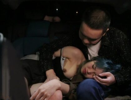 Cậu thanh niên số hưởng hiếp dâm em gái thất tình say sĩn cả đêm Cậu thanh niên số hưởng hiếp dâm em gái thất tình say sĩn cả đêm