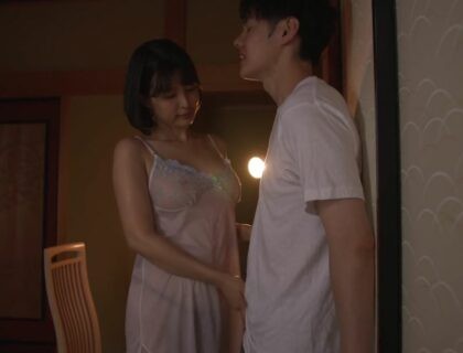 Chị dâu mặc đồ ngủ dâm đãng cho em chồng nhìn lúc nữa đêm và Chị dâu mặc đồ ngủ dâm đãng cho em chồng nhìn lúc nữa đêm và