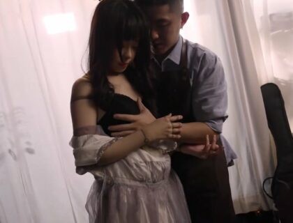 Con rối thỏa mãn nghệ nhân làm ra mình lúc nữa đêm Con rối thỏa mãn nghệ nhân làm ra mình lúc nữa đêm