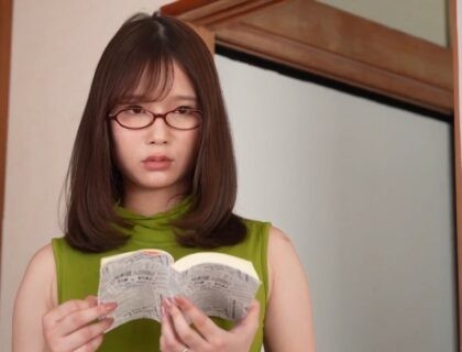 Em hàng xóm xinh xắn vào nhầm phòng thanh niên đang thủ dâm và cái kết… Em hàng xóm xinh xắn vào nhầm phòng thanh niên đang thủ dâm và cái kết…