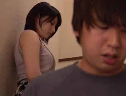 Nữ chủ quán rượu nhút nhát và những anh khách dâm Nữ chủ quán rượu nhút nhát và những anh khách dâm