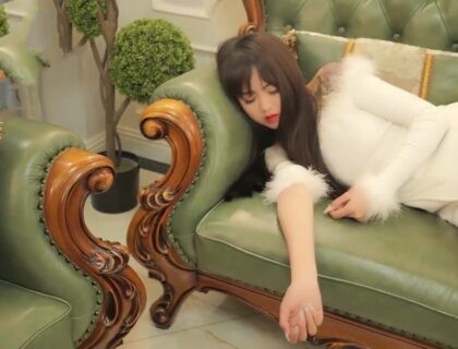 Nữ điệp viên làm nhiệm vụ bị tên trùm địt tung lồn Nữ điệp viên làm nhiệm vụ bị tên trùm địt tung lồn