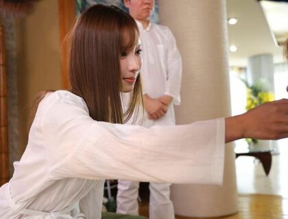 Nữ giáo phái dâm dục và những thanh niên tín đồ Nữ giáo phái dâm dục và những thanh niên tín đồ