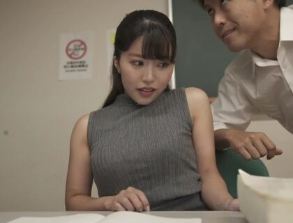 Nữ giáo viên xinh đẹp bị những cậu học trò cưỡng hiếp trong trường học Nữ giáo viên xinh đẹp bị những cậu học trò cưỡng hiếp trong trường học