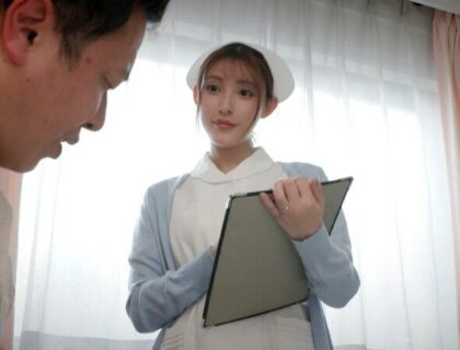 Nữ y tá xinh đẹp và anh bệnh nhân may mắn Nữ y tá xinh đẹp và anh bệnh nhân may mắn